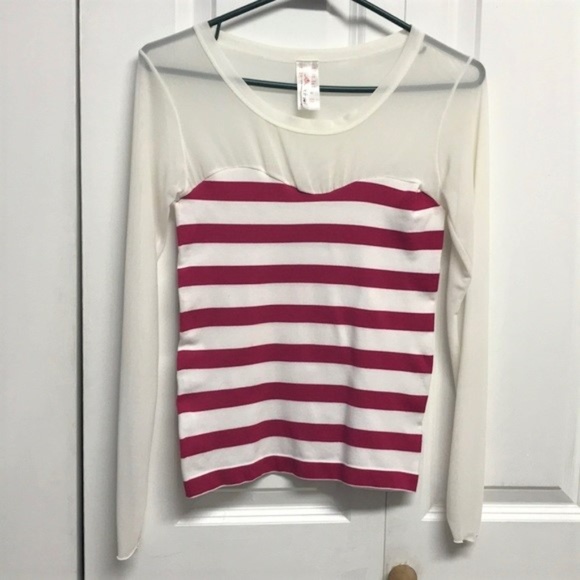 Xinki Tops - Xinki Blouse Jr Size XS net sleeves & shoulders